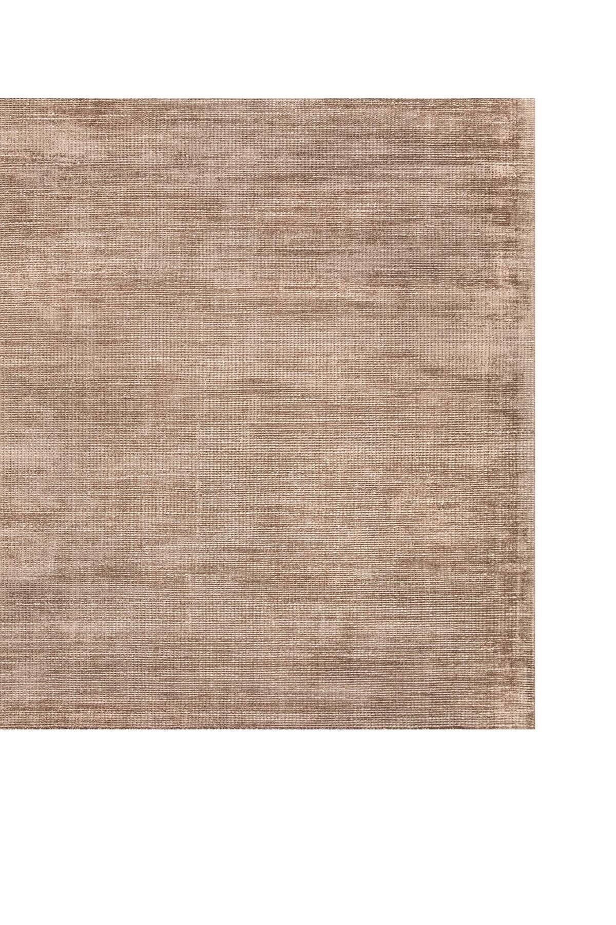Livas Rug in Mink